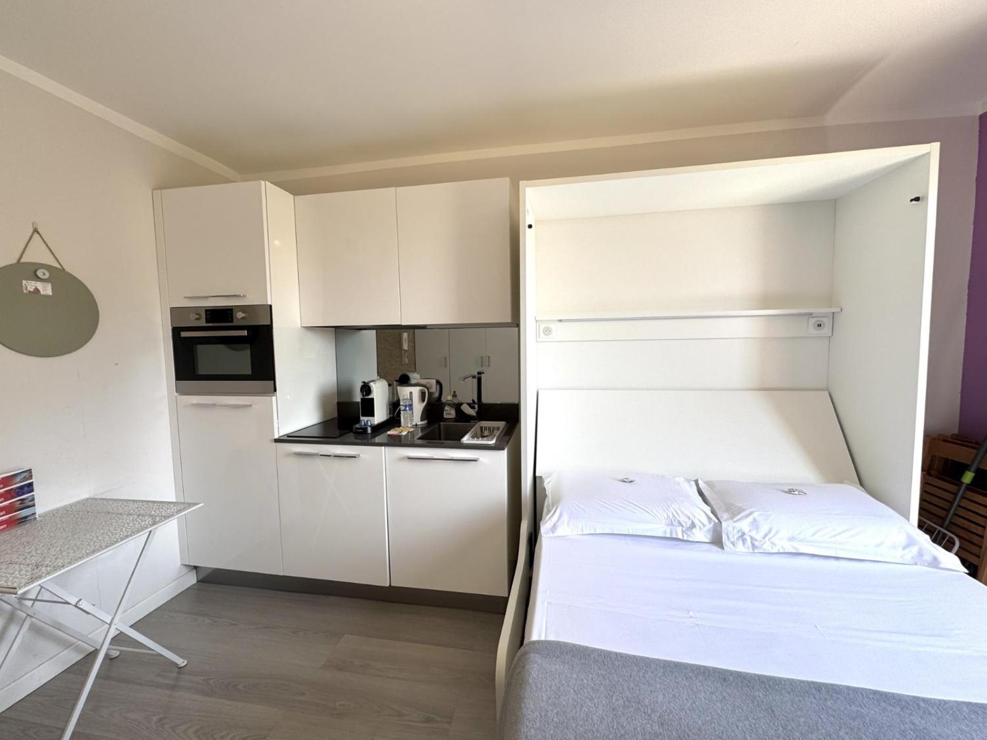 Aparthotel Riviera Nice Cote D'Azur - Old Town - Studio Ac - Sea View - 50M Promenade Des Anglais- La Maison Linda ภายนอก รูปภาพ